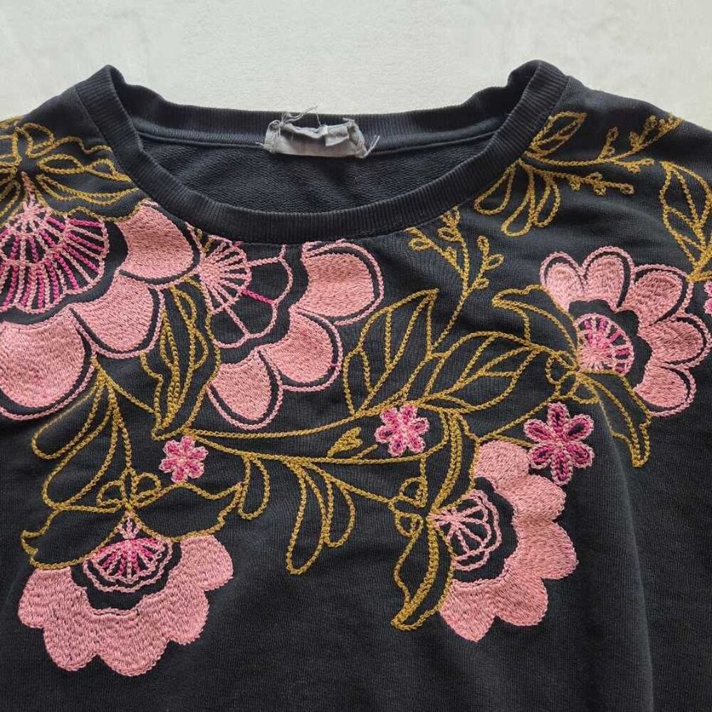L By Anthropologie embroidered floral sweatshirt sweater in black - Picture 4 of 11